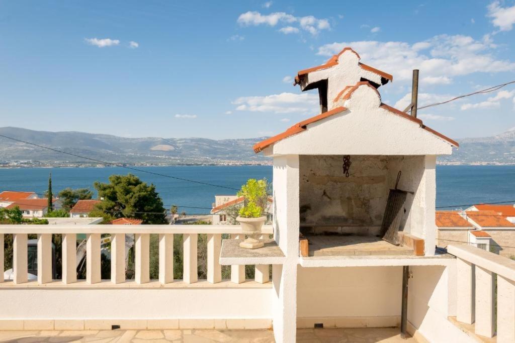 Ferienwohnung In Arbanija Mit Meerblick, Balkon, Klimaanlage, W-Lan 5137-1 特罗吉尔 外观 照片