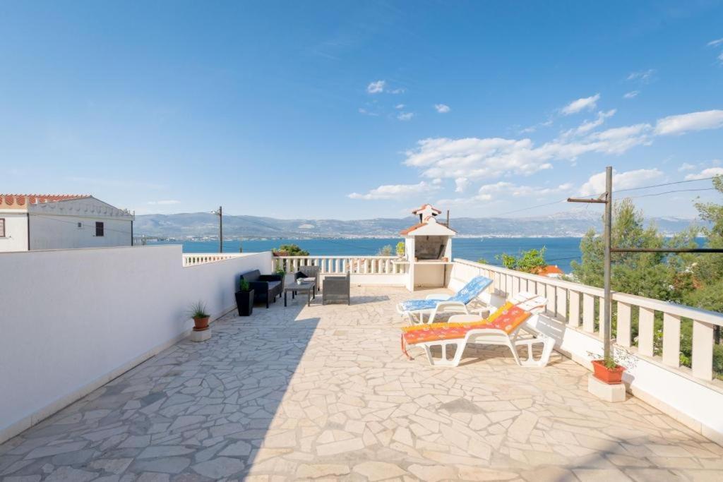 Ferienwohnung In Arbanija Mit Meerblick, Balkon, Klimaanlage, W-Lan 5137-1 特罗吉尔 外观 照片
